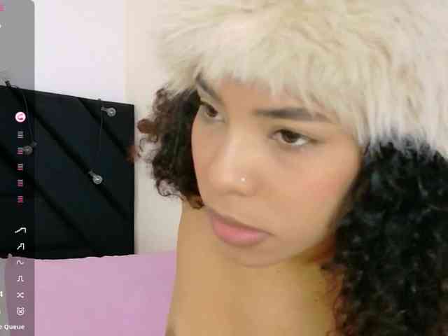 Hornysweetebony webcam