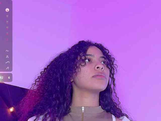 Hornysweetebony webcam