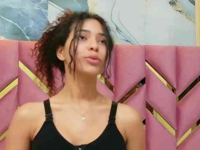 Hornysweetebony webcam