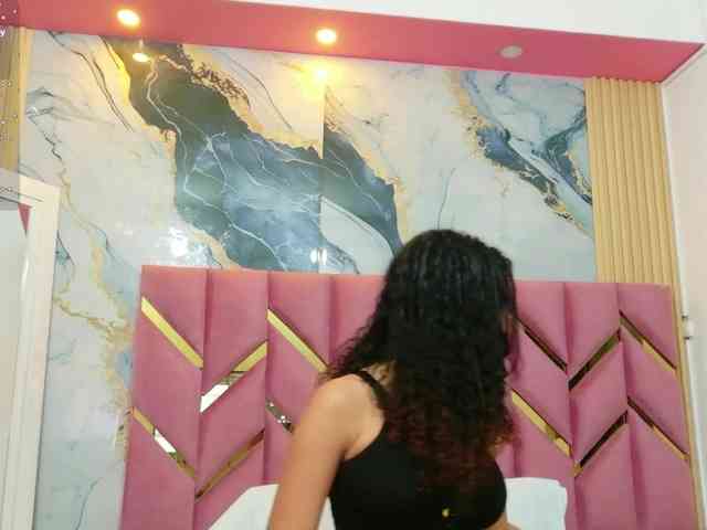 Hornysweetebony webcam
