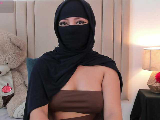 izadii live cam on BongaCams