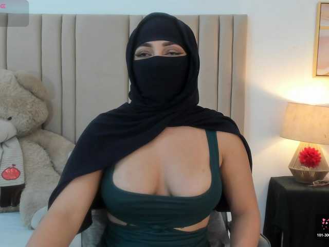izadii live cam on BongaCams