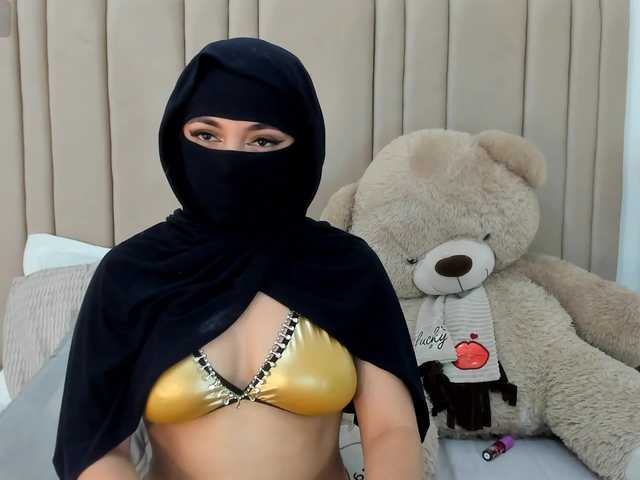 izadii's BongaCams show and profile