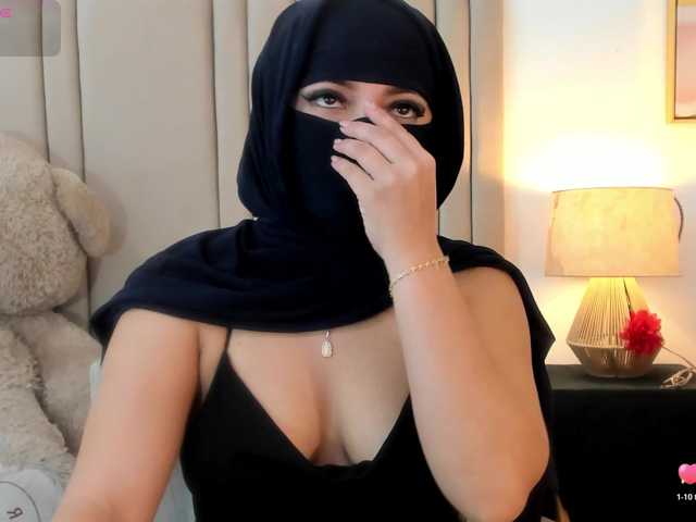 izadii live cam on BongaCams