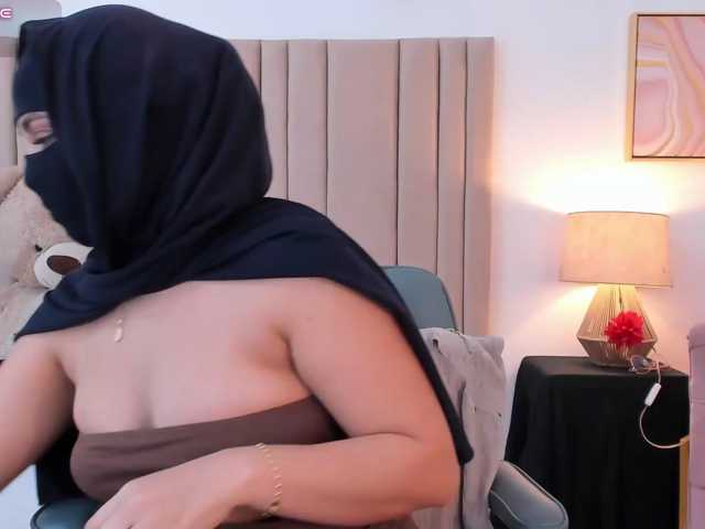 izadii live cam on BongaCams