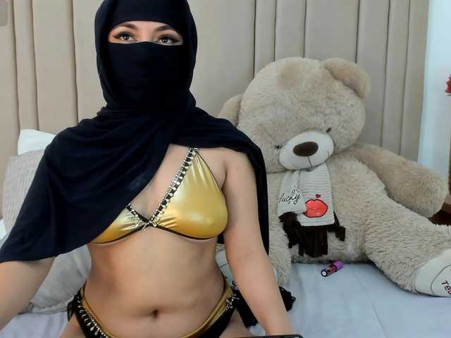 izadii's BongaCams show and profile