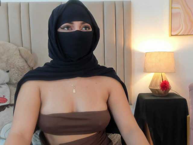 izadii live cam on BongaCams