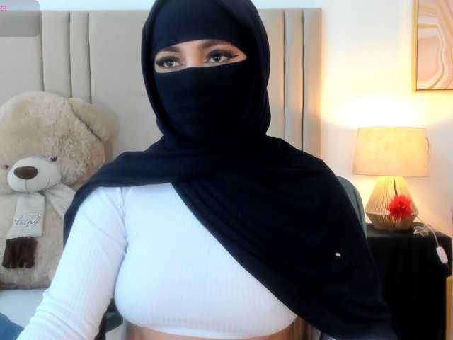 izadii live cam on BongaCams