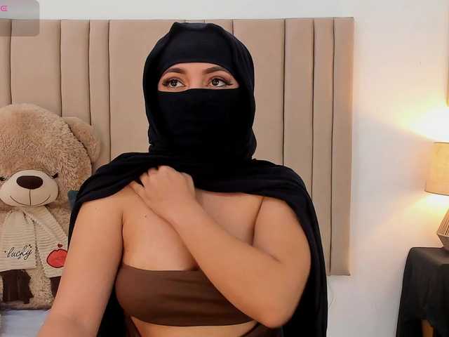 izadii live cam on BongaCams