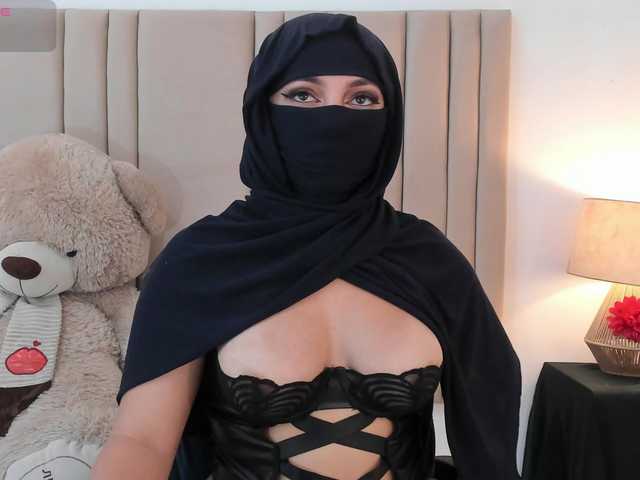 izadii live cam on BongaCams