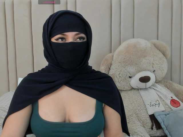 izadii's BongaCams show and profile