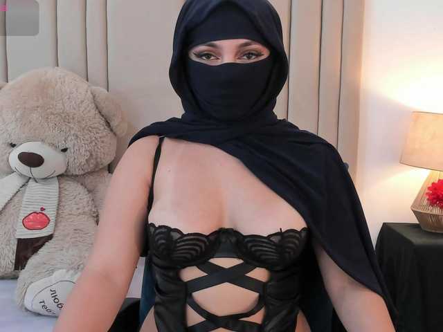 izadii live cam on BongaCams