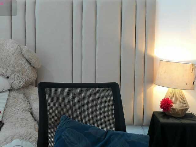 izadii live cam on BongaCams