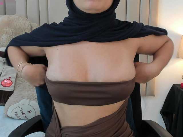 izadii live cam on BongaCams