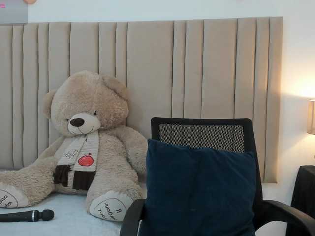 izadii live cam su BongaCams