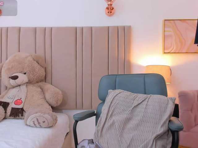 izadii live cam preview
