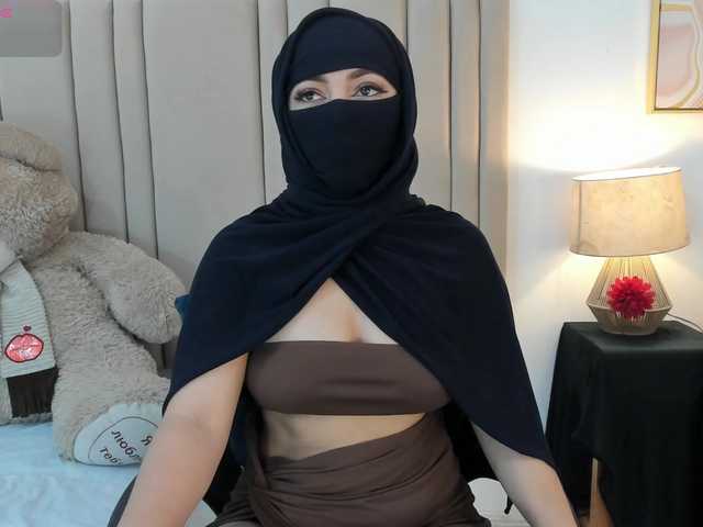 izadii live cam on BongaCams