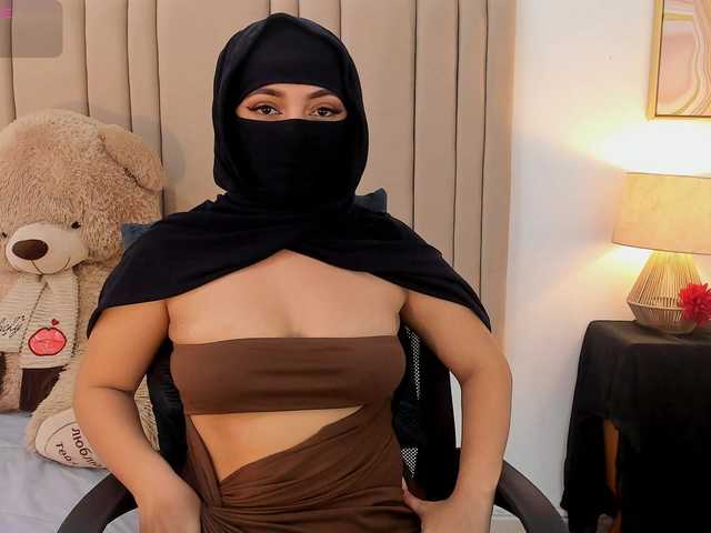 izadii live cam on BongaCams