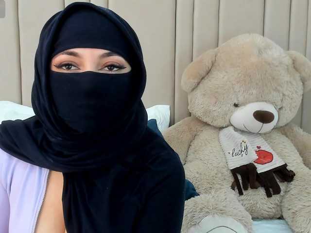 izadii's BongaCams show and profile