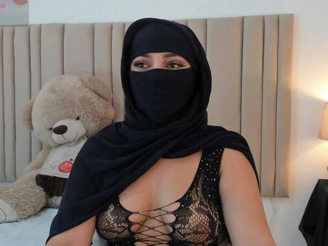 izadii live cam on BongaCams