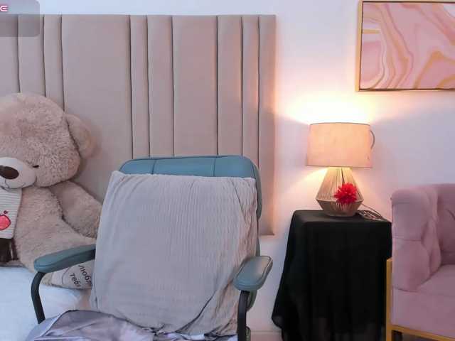 izadii live cam preview