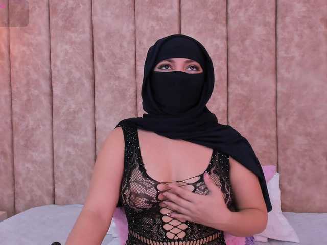 izadii live cam on BongaCams