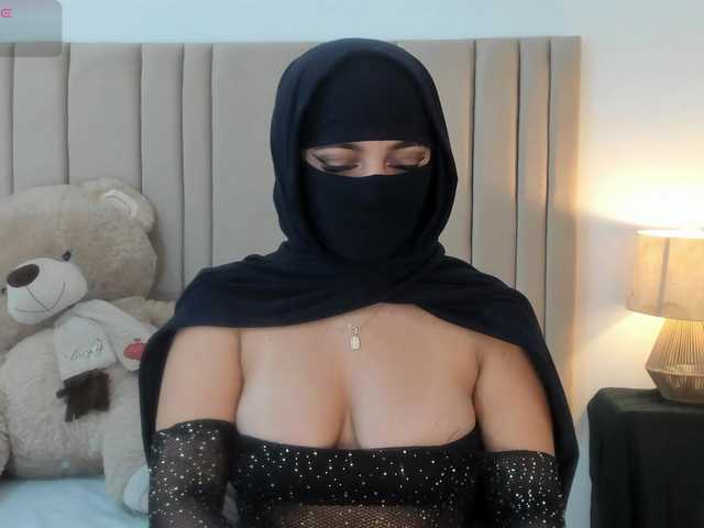 izadii live cam on BongaCams