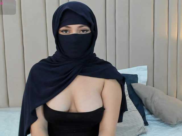 izadii live cam on BongaCams