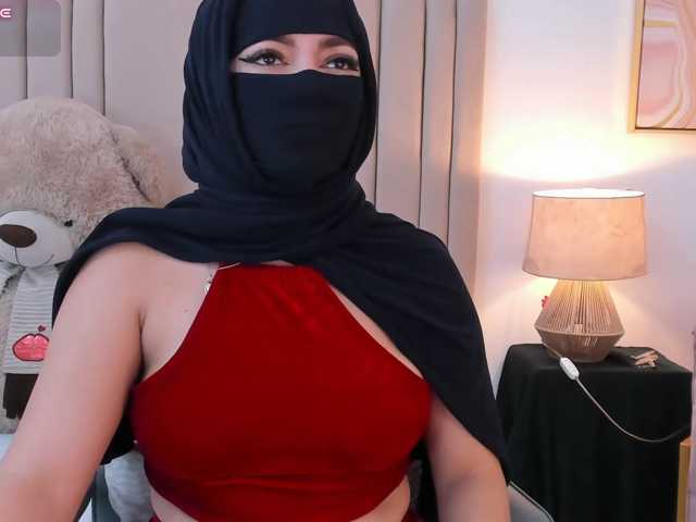 izadii live cam on BongaCams