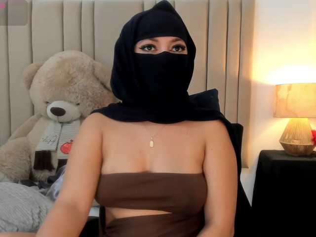 izadii live cam on BongaCams