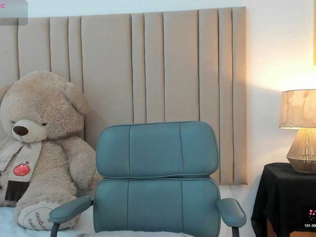 izadii live cam on BongaCams
