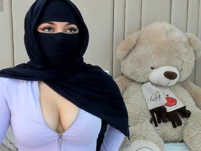 izadii's BongaCams show and profile