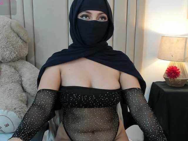 izadii live cam on BongaCams