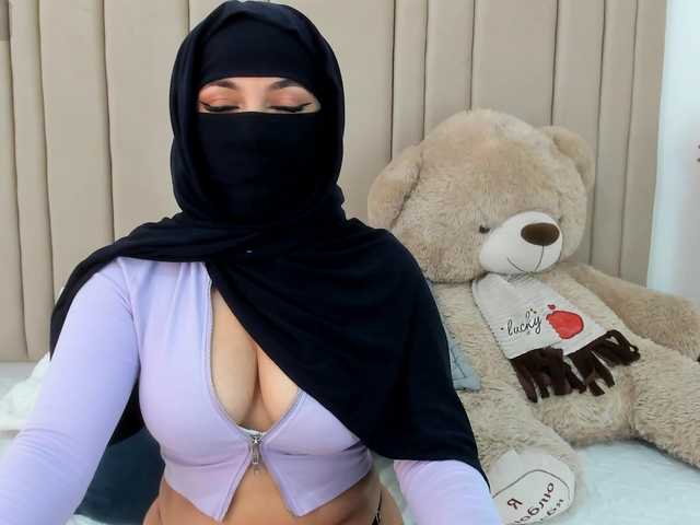 izadii's BongaCams show and profile