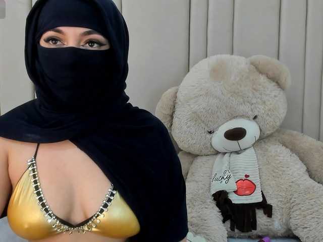 izadii's BongaCams show and profile