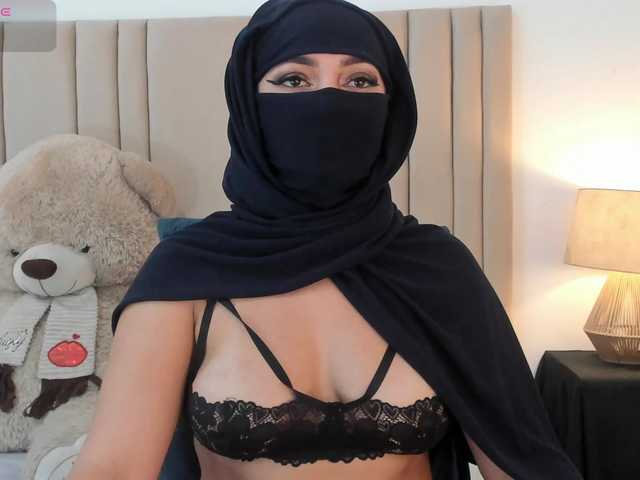 izadii live cam on BongaCams