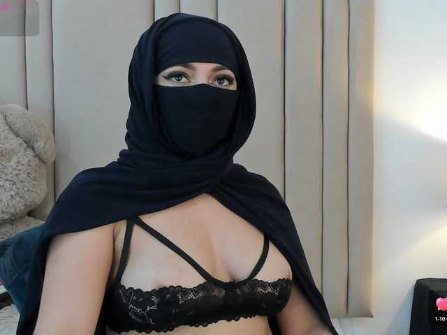 izadii live cam on BongaCams