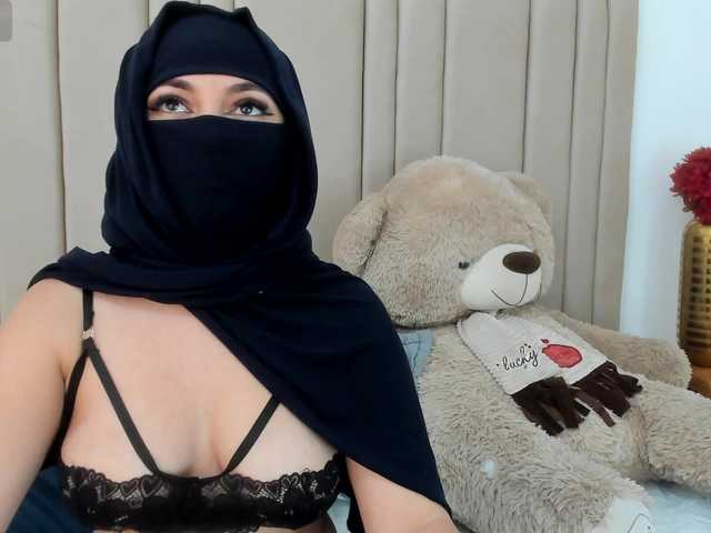 izadii's BongaCams show and profile