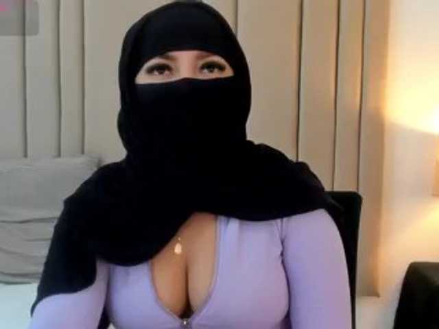 izadii live cam on BongaCams