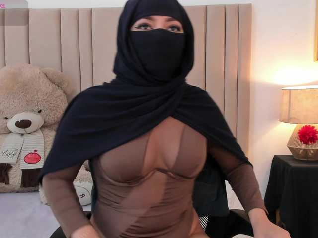izadii live cam on BongaCams