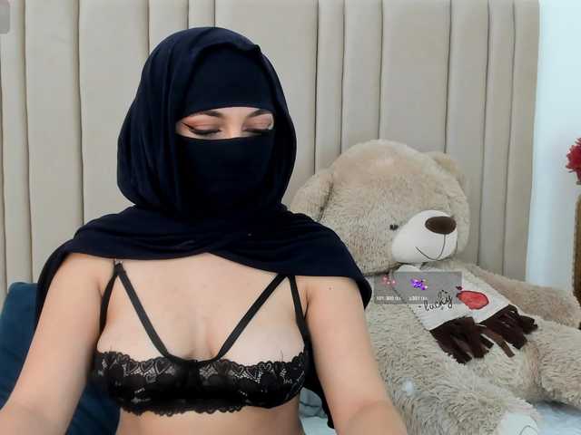 izadii's BongaCams show and profile