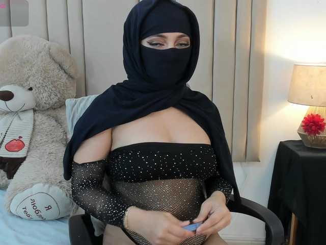 izadii live cam on BongaCams
