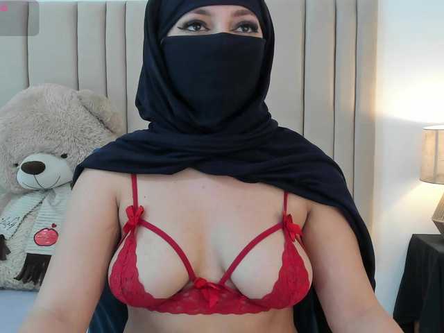 izadii live cam on BongaCams