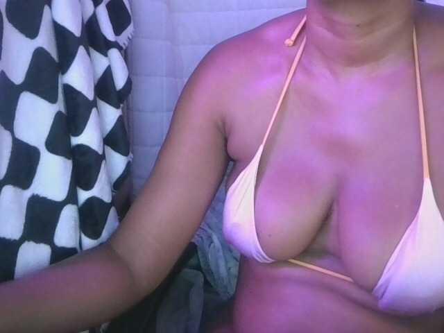 jenkini live cam on BongaCams