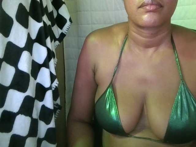 jenkini live cam on BongaCams
