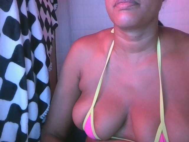 jenkini live cam on BongaCams