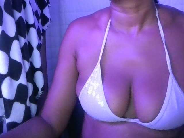 jenkini, live now on BongaCams