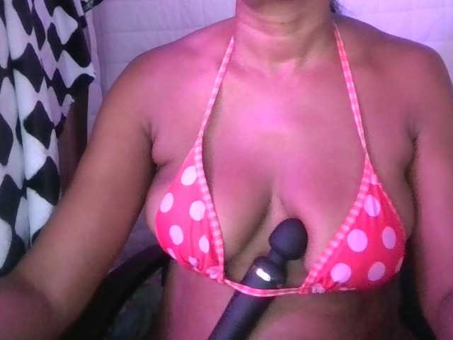 jenkini, live now on BongaCams