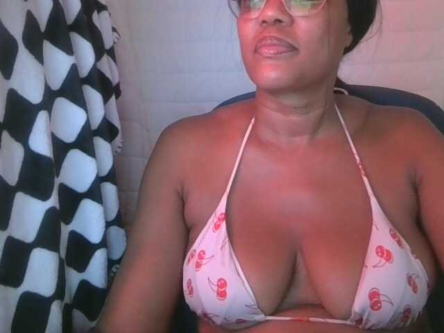jenkini, live now on BongaCams