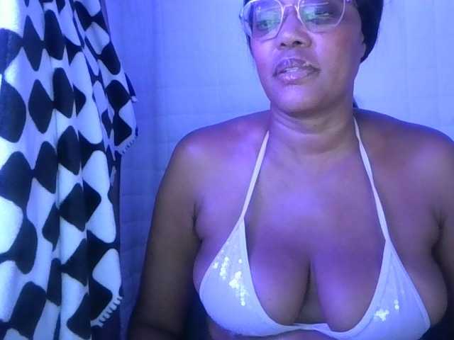 jenkini, en directo ahora en BongaCams